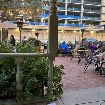 The Farish House - Outdoor dining - Wine Bars Near Me - Phoenix, Arizona The Farish House - Outdoor dining - Wine Bars Near Me - Phoenix, Arizona