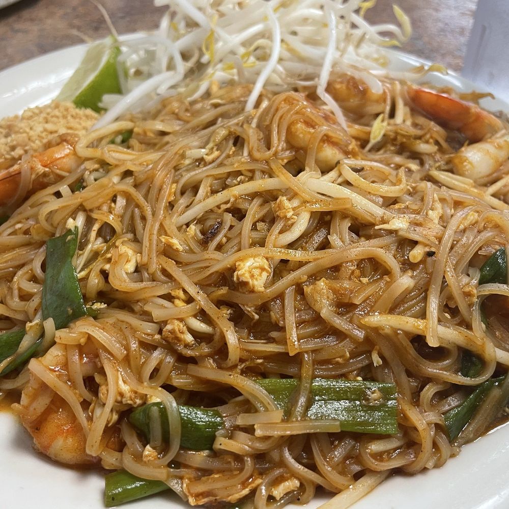 27. Pad Thai with Seafood