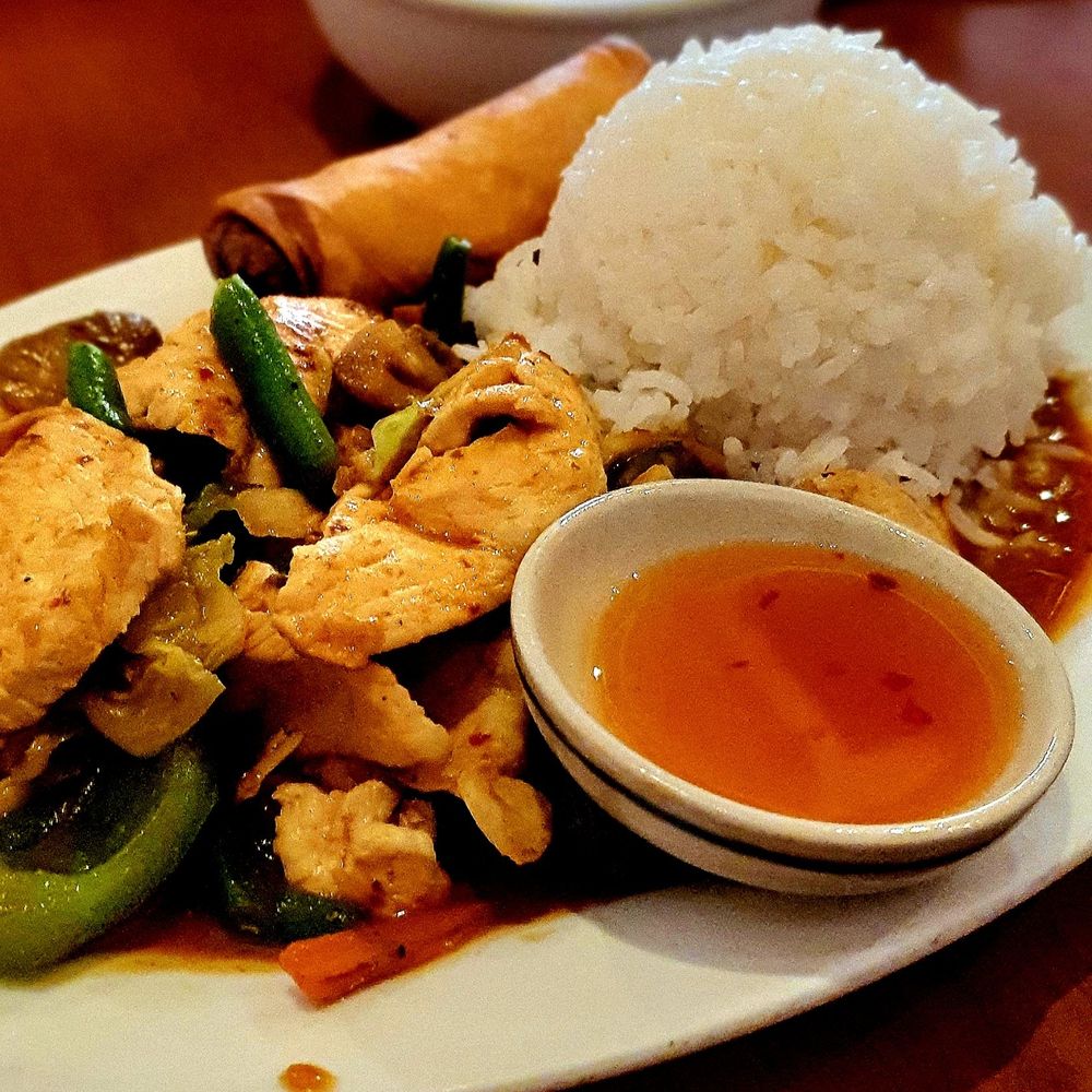 Thai Taste - Matthews - a plate of food on a table - Thai Near Me - Matthews, North Carolina Thai Taste - Matthews - a plate of food on a table - Thai Near Me - Matthews, North Carolina