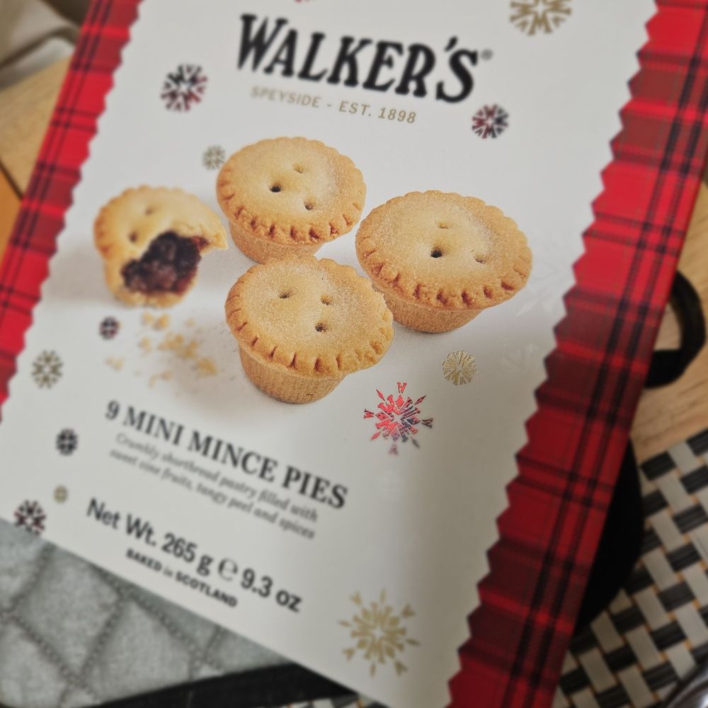Major Market - Since the bakery didn't make their own mince pie, had to buy this instead. - Grocery Near Me - Escondido, California Major Market - Since the bakery didn't make their own mince pie, had to buy this instead. - Grocery Near Me - Escondido, California