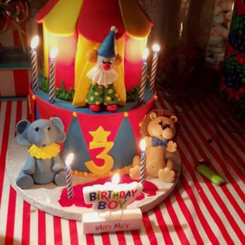 Pin Up Cakes - Patisserie/Cake Shop Near Me - Whittier, California