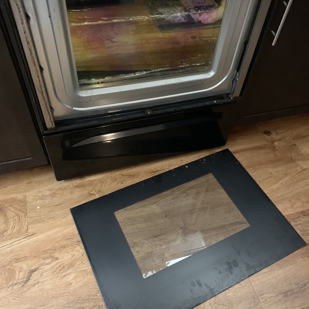 Cortland Jubilee Park - Oven glass fell out right onto my foot - Apartments Near Me - Orlando, Florida