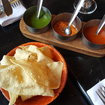 Dakhin Indian Restaurant - Beautiful dips and curried coconut with poppadoms (vegan-friendly) - Indian Near Me - Glasgow, GLG