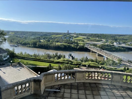 Fairmont Hotel Macdonald by null