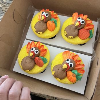 Olde Tyme Pastries - Turkey decorated chocolate cupcakes - Bakeries Near Me - Turlock, California