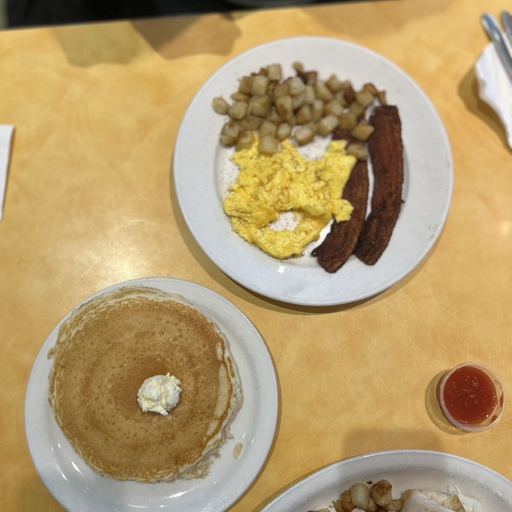 Half Day Cafe - Breakfast & Brunch Near Me - Mason, Ohio Half Day Cafe - Breakfast & Brunch Near Me - Mason, Ohio