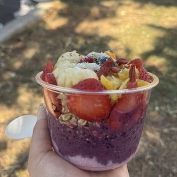 KCC Farmers' Market - acai bowl - Farmers Market Near Me - Honolulu, Hawaii