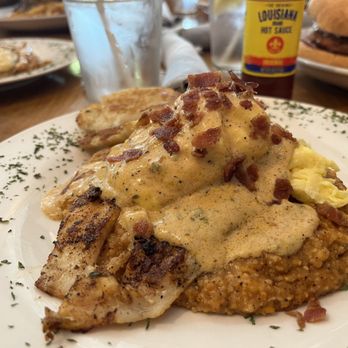 The Corner Grille - Blackened catfish & grits - Breakfast & Brunch Near Me - College Park, Georgia