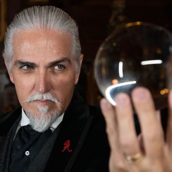 The Gentleman Wizard Georges-Robert - The Gentleman Wizard see beyond - Magicians Near Me The Gentleman Wizard Georges-Robert - The Gentleman Wizard see beyond - Magicians Near Me