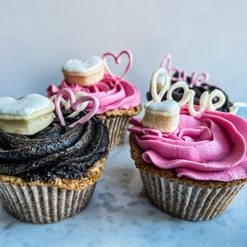 Selah Sweets - three cupcakes with pink frosting - Desserts Near Me Selah Sweets - three cupcakes with pink frosting - Desserts Near Me