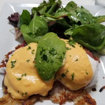 Bru's Wiffle - Vegetarian eggs benedict 1 - Breakfast & Brunch Near Me - Santa Monica, California