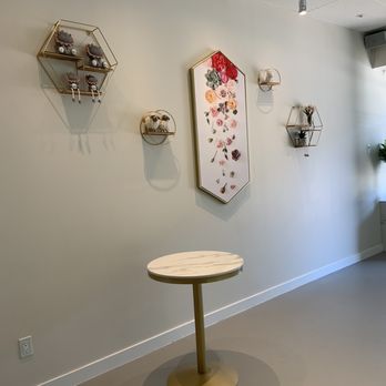 Minus Cake Boutique - Interior design - Bubble Tea Near Me - Vancouver, British Columbia