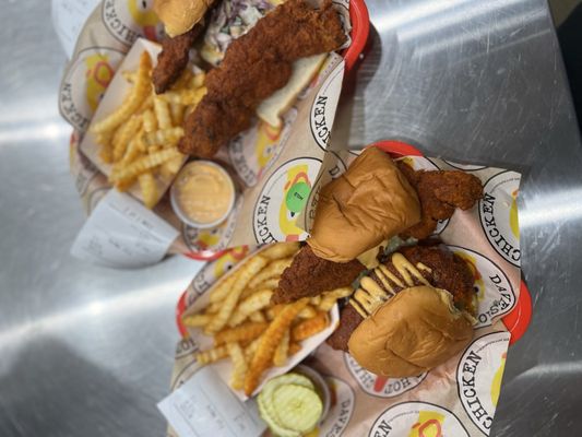 Dave's Hot Chicken by null