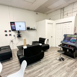 Highly Concentr8ed Store & Lounge