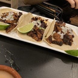Al pastor tacos