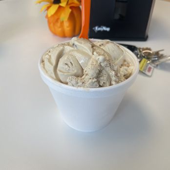 Scoops Ice Cream Parlor - Biggest size - Ice Cream & Frozen Yogurt Near Me - Pigeon Forge, Tennessee Scoops Ice Cream Parlor - Biggest size - Ice Cream & Frozen Yogurt Near Me - Pigeon Forge, Tennessee