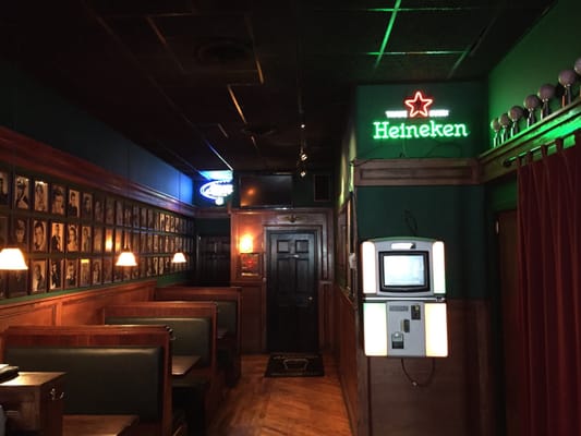 Greens Irish Pub by null