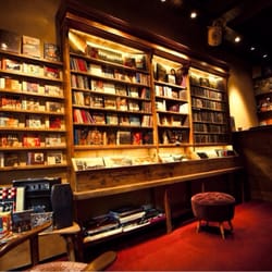 Maniac Records - Con una amplia experiencia, brindan todo el asesoramiento a la hora de escoger el disco, el box set y/o el vinilo
