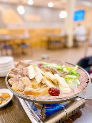 Doma Seolleongtang by null