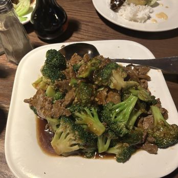 George Yang's Chinese Cuisine - Beef and broccoli - Chinese Near Me - Phoenix, Arizona