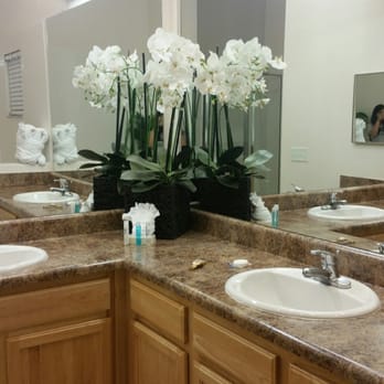 Caribe Cove - Master bathroom - Hotels Near Me - Kissimmee, Florida Caribe Cove - Master bathroom - Hotels Near Me - Kissimmee, Florida