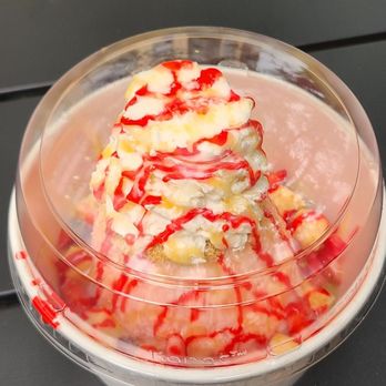 Vampire Penguin - Strawberry Cheesecake! - Desserts Near Me - Saint Louis, Missouri