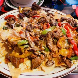 Habaneros Mexican Grill - Nachos with steak