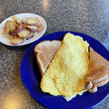 The Scratch Kitchen & Anthracite Room - Ham and cheese omelette with breakfast potatoes - Breakfast & Brunch Near Me - Plains, Pennsylvania The Scratch Kitchen & Anthracite Room - Ham and cheese omelette with breakfast potatoes - Breakfast & Brunch Near Me - Plains, Pennsylvania