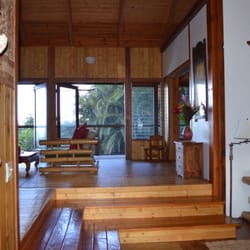 Hana Sunrise House - Walking in front door