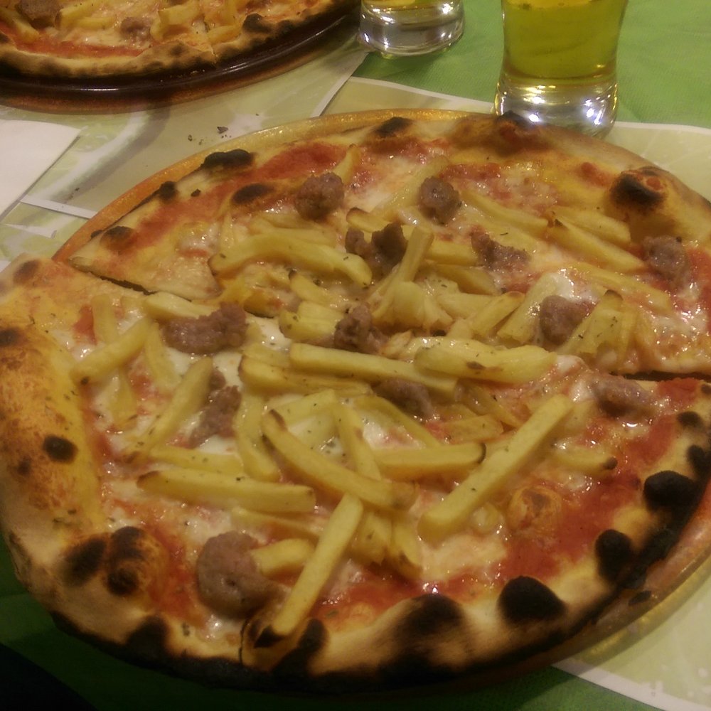 Pizzeria All'antico Tempio - Pizza with sausage and fries - Pizza Near Me - Sacile, UD Pizzeria All'antico Tempio - Pizza with sausage and fries - Pizza Near Me - Sacile, UD