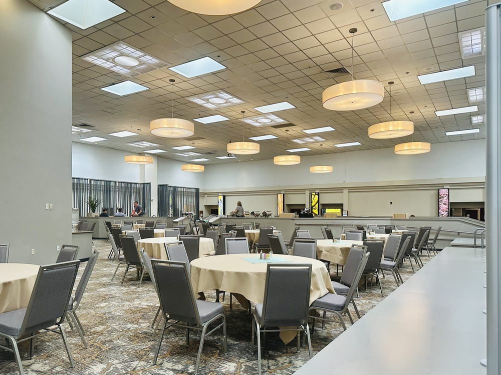 Hotels HOLIDAY INN Updated October 2024 66 Photos & 83 Reviews