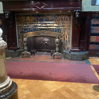 Driehaus Museum - Fireplace in the gallery - Museums Near Me - Chicago, Illinois Driehaus Museum - Fireplace in the gallery - Museums Near Me - Chicago, Illinois