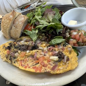 Urth Caffé-Pasadena - The Mushroom Omelet - Cafes Near Me - Pasadena, California