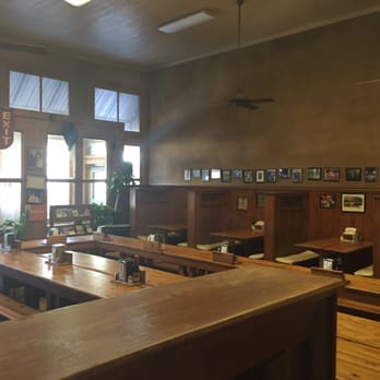 Pittsburg Hot Links - I got here right before the dinner rush. - Comfort Food Near Me - Pittsburg, Texas