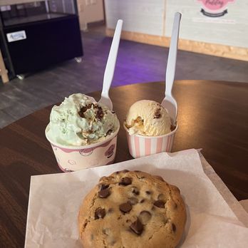 More Than Pudding - More Than Pudding - Dubai, chocolate, strawberry pudding, cookie, butter, gelato, & a large chocolate chip cookie - Desserts Near Me - Tallahassee, Florida