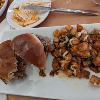 DeWolf Brewing Company - Fried Chicken Sammie - Breweries Near Me - Victor, New York DeWolf Brewing Company - Fried Chicken Sammie - Breweries Near Me - Victor, New York