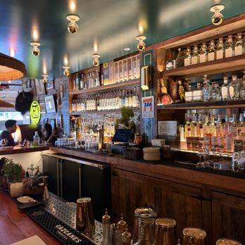 Daisy - Bar - Cocktail Bars Near Me - Los Angeles, California