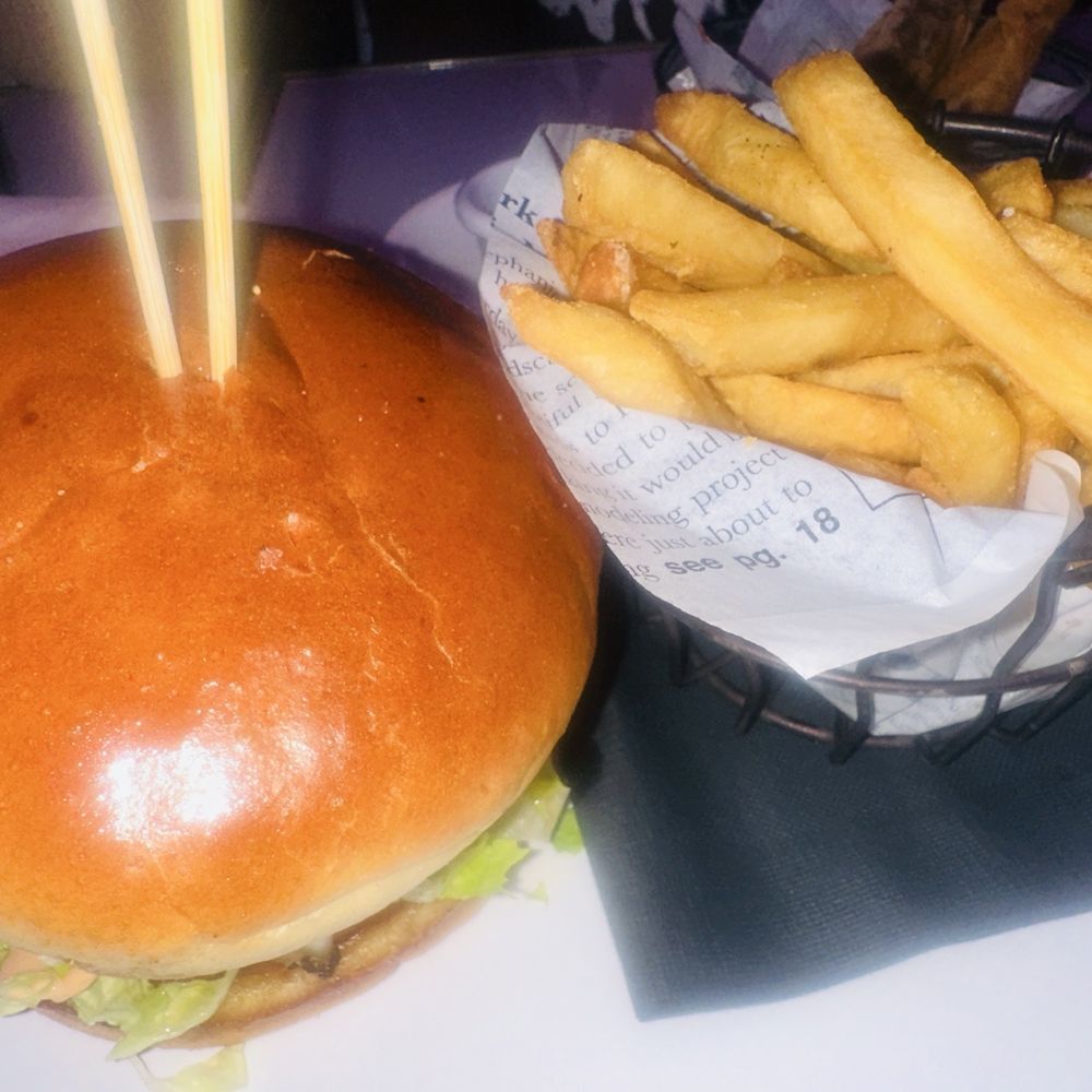 Sugar Factory - Queens - Blue Cheese Bacon Burger - Desserts Near Me - Jamaica, New York