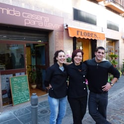 Flor del Mercado - Rocio, Lola y Cristian.