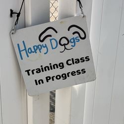 One Lucky Pup - Northlake - They offer obedience training classes.