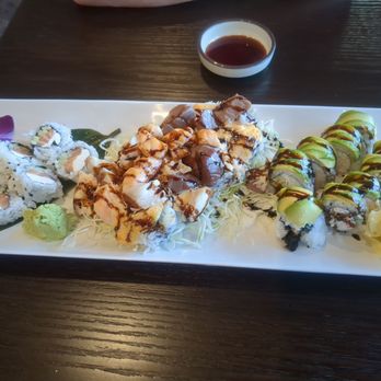 Zen 5 Sushi - Philadelphia roll, pizza roll, Caterpillar roll - Sushi Bars Near Me - San Diego, California Zen 5 Sushi - Philadelphia roll, pizza roll, Caterpillar roll - Sushi Bars Near Me - San Diego, California
