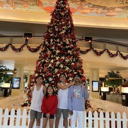 Waterfront Cebu City Hotel & Casino - Christmas tree in the lobby