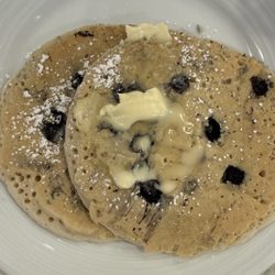 Cafe On the Common - Blueberry pancakes 6"