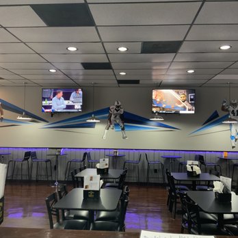 41 Daiquiri And Foods - a dining area with tables and televisions - New American Near Me - Mobile, Alabama 41 Daiquiri And Foods - a dining area with tables and televisions - New American Near Me - Mobile, Alabama