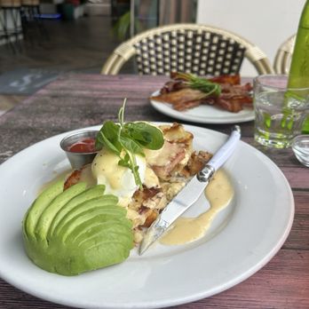 Cody's La Jolla - Breakfast & Brunch Near Me - La Jolla, California Cody's La Jolla - Breakfast & Brunch Near Me - La Jolla, California