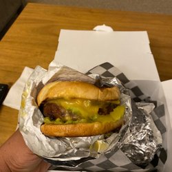 Mikes Vegan Cookout - Hola Amigo burger