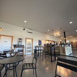Picadilly Coffee - Inside