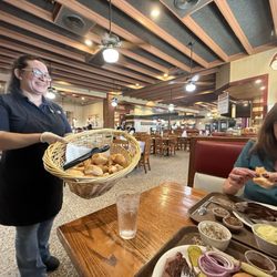 Spring Creek Barbeque - Fresh roll service