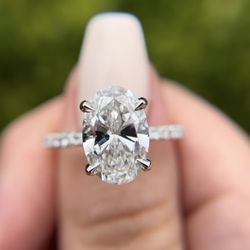 Frost House Jewelry - Diamond Engagement Rings available in lab grown and natural !