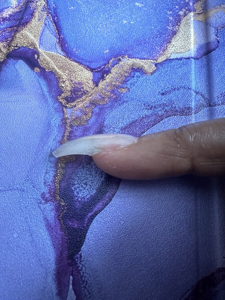 Lovely Nail Salon Logo